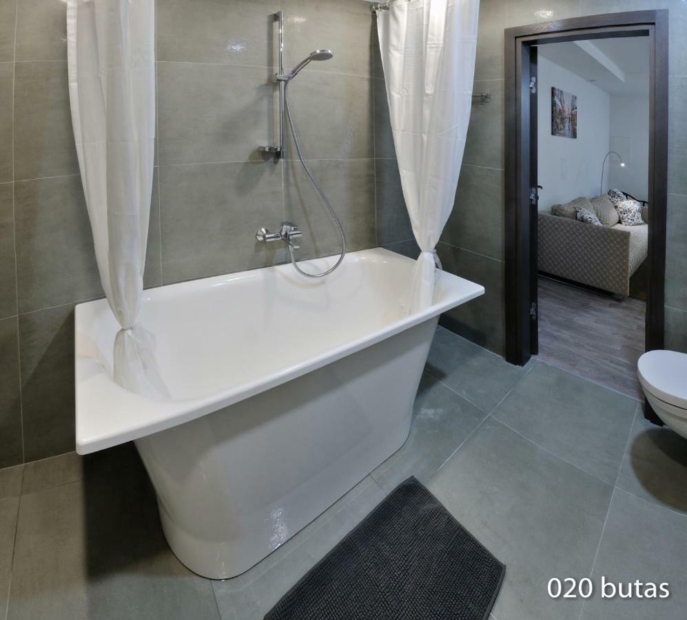 וילנה Luxurious Apartment מראה חיצוני תמונה